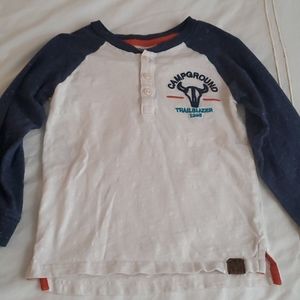 Boys long sleeve tee size 4 t Carter's